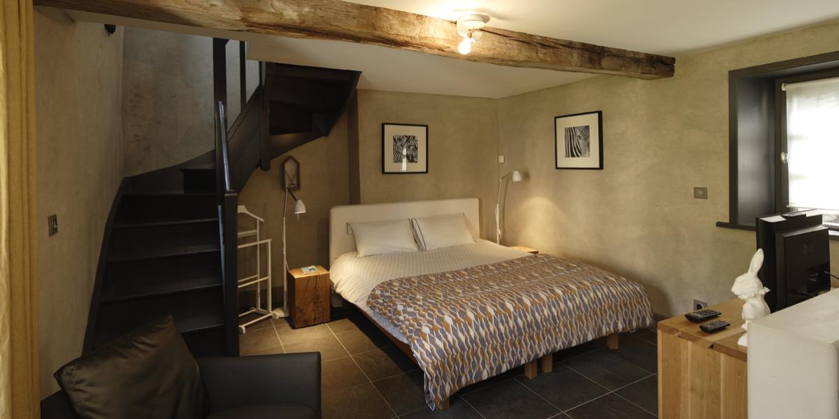Charming cottages for 4 and 8 people classified 4 stars with swimming pool, tennis court in a large lanscaped park with a fishing pond