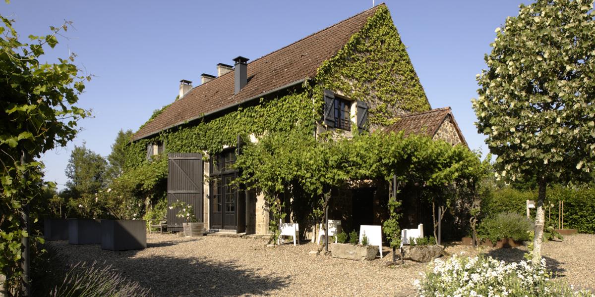 cottage de charme 5 étoiles pour huit personnes piscine et tennis privés, parc privé de 9 hectares avec étang de pêche