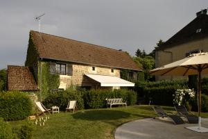 cottage de charme 5 étoiles pour huit personnes piscine et tennis privés, parc privé de 9 hectares avec étang de pêche