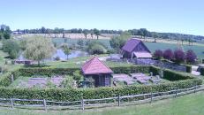 cottage de charme 5 étoiles pour huit personnes piscine et tennis privés, parc privé de 9 hectares avec étang de pêche